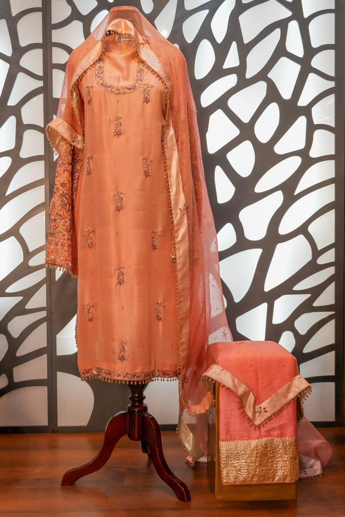 Dusty Rose & Gold 3D Floral Unstitched Three-Piece Set