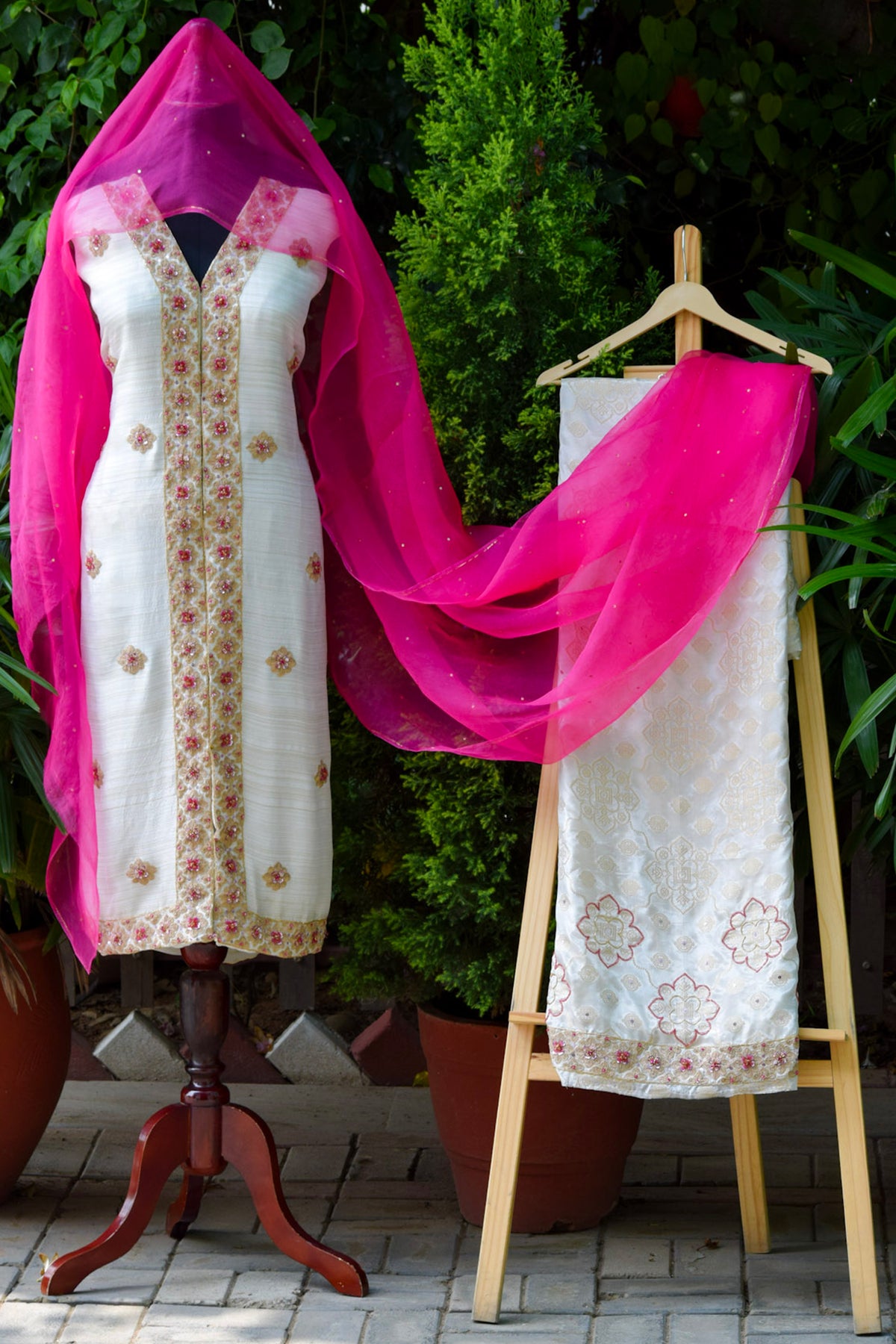Gulzar three-piece suit set