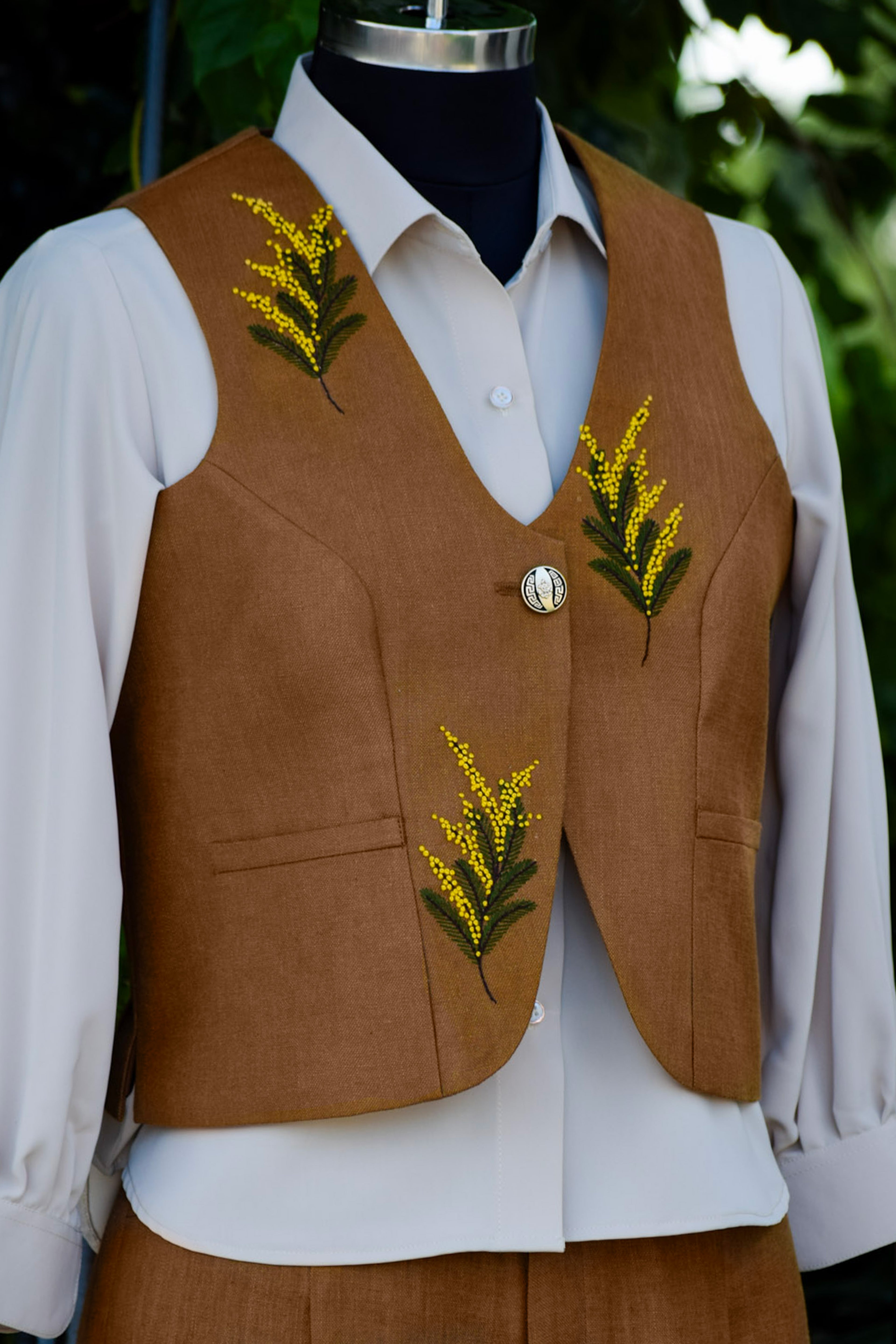 Camel Embroidered Vest Set