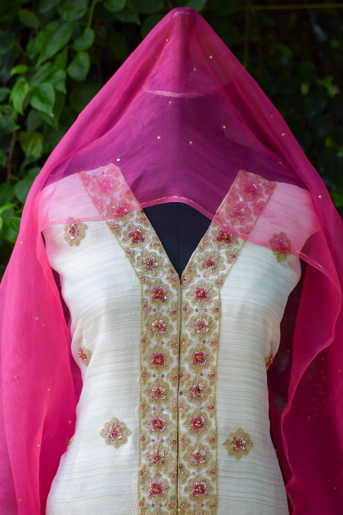 Gulzar three-piece suit set