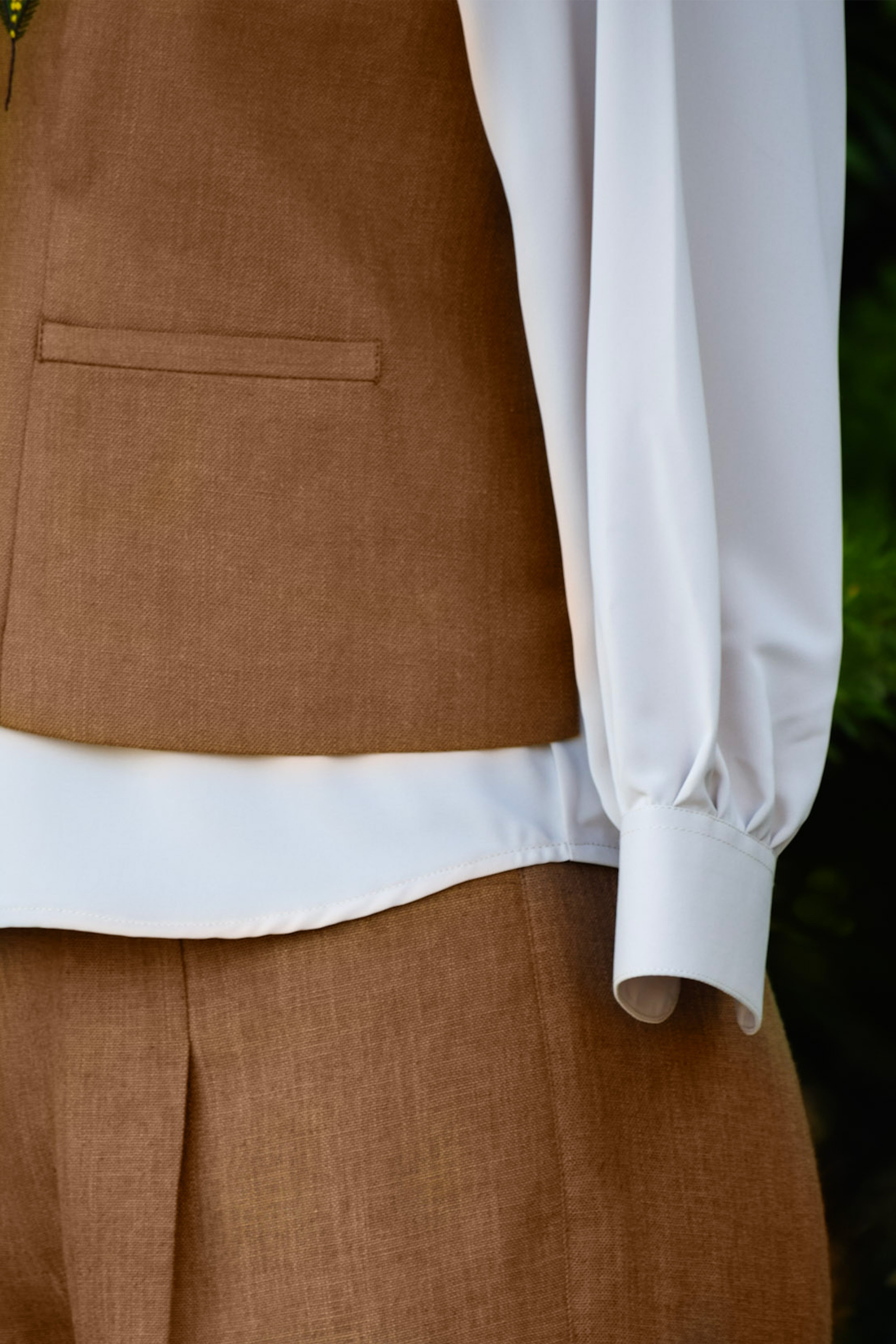 Camel Embroidered Vest Set