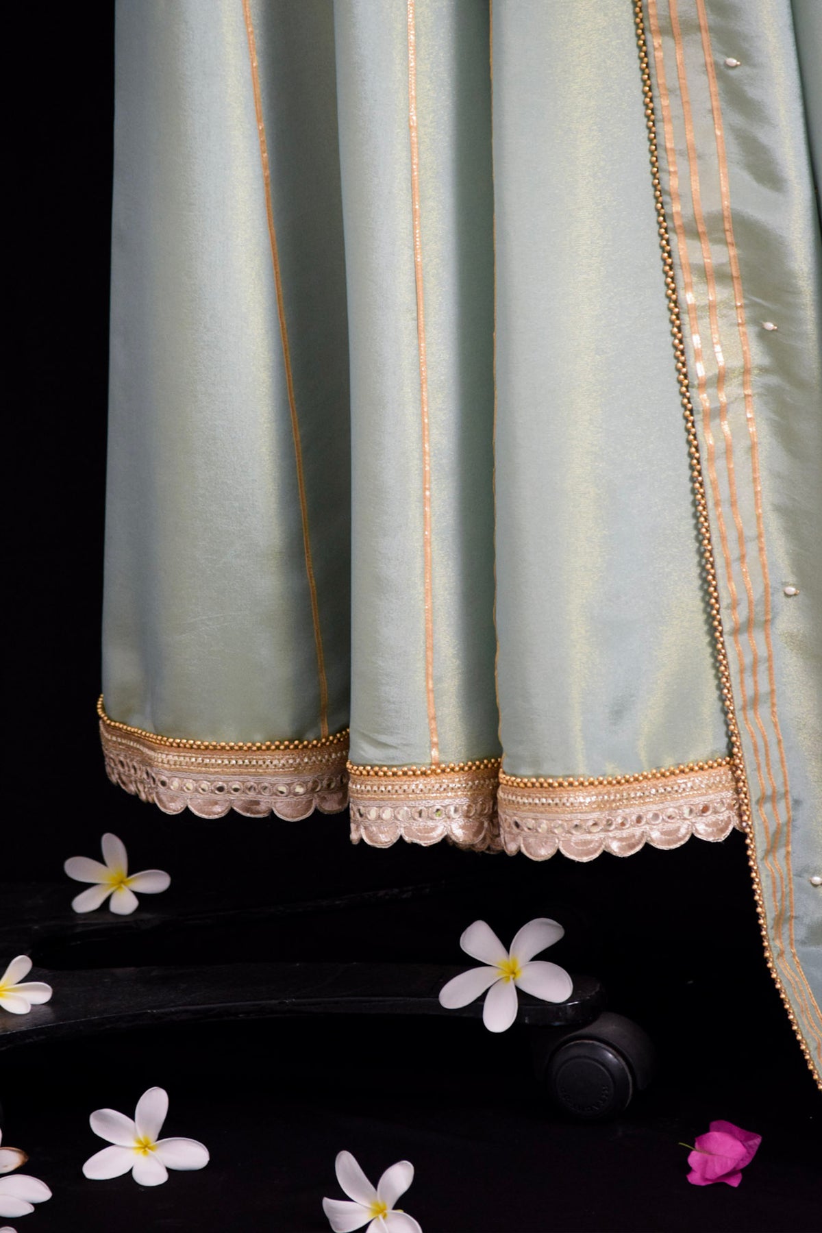 Gulnar Sharara set