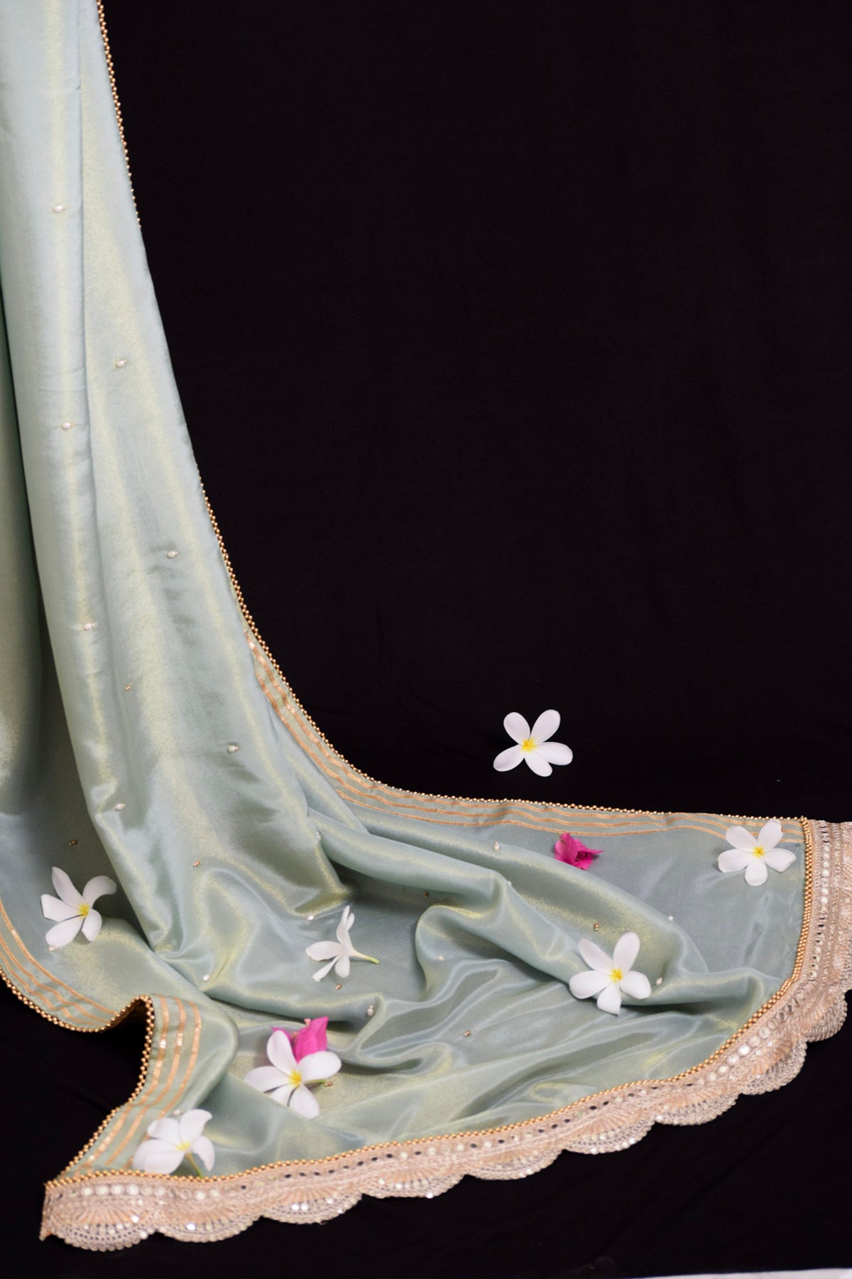 Gulnar Sharara set