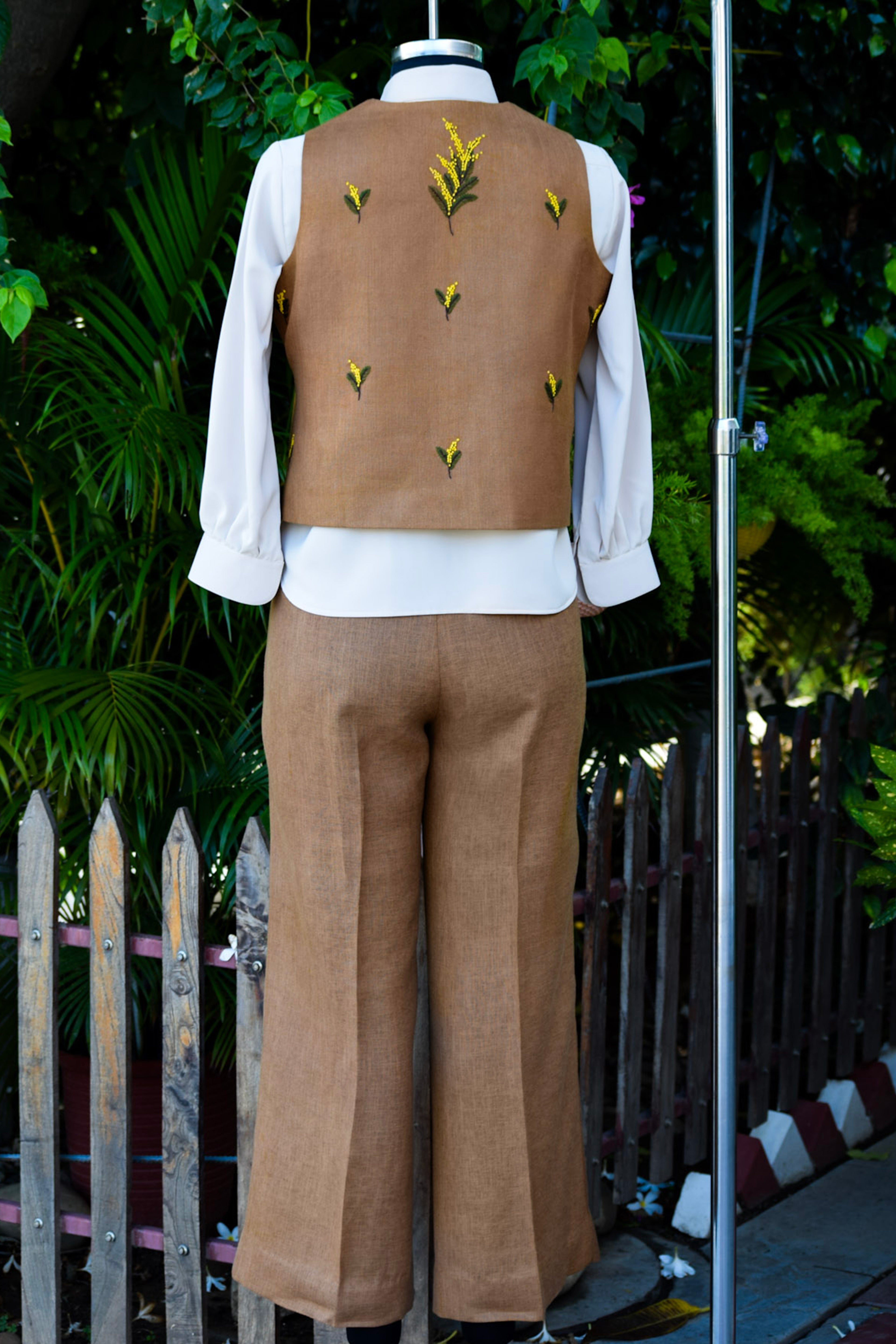 Camel Embroidered Vest Set