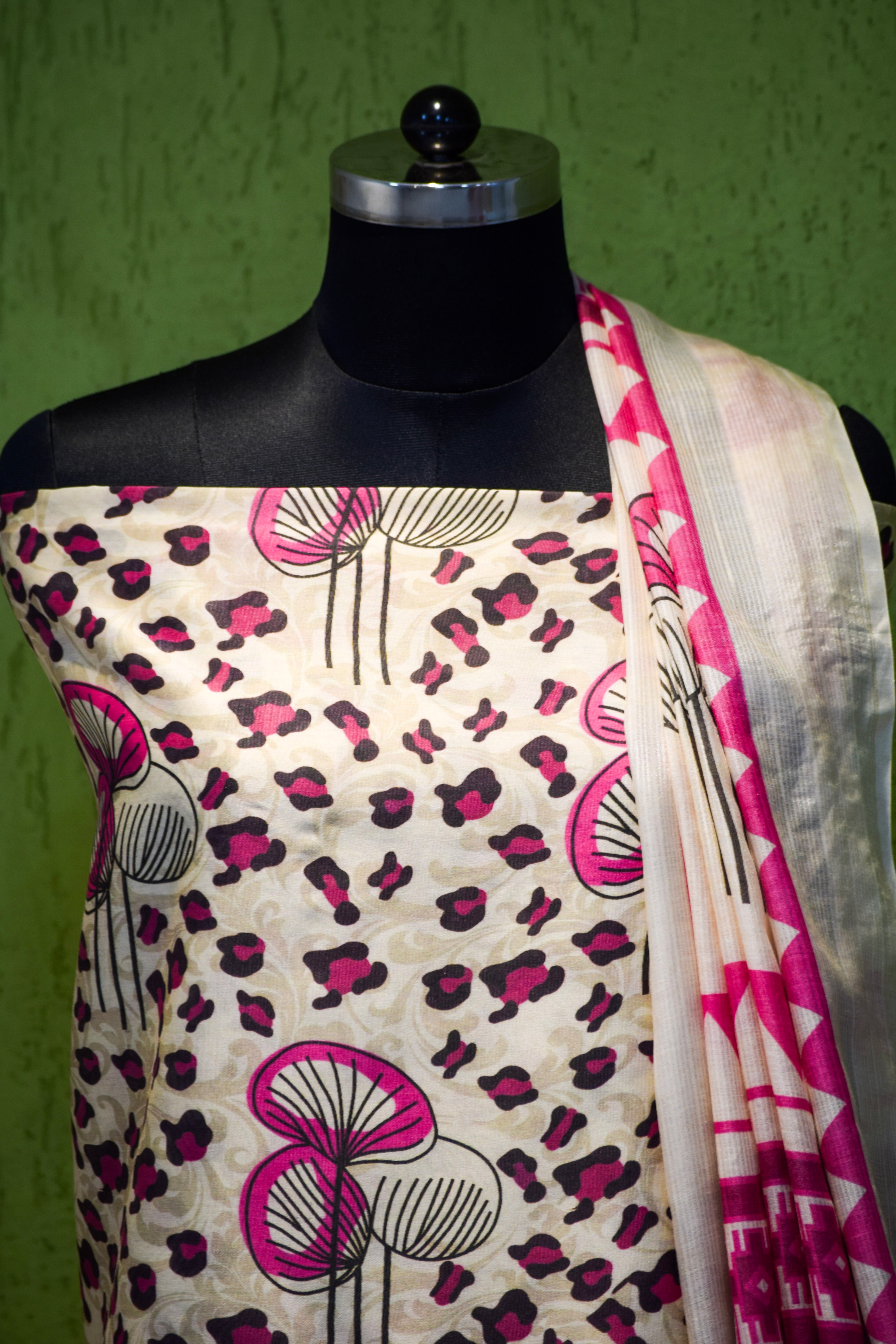 Ragini Suit set