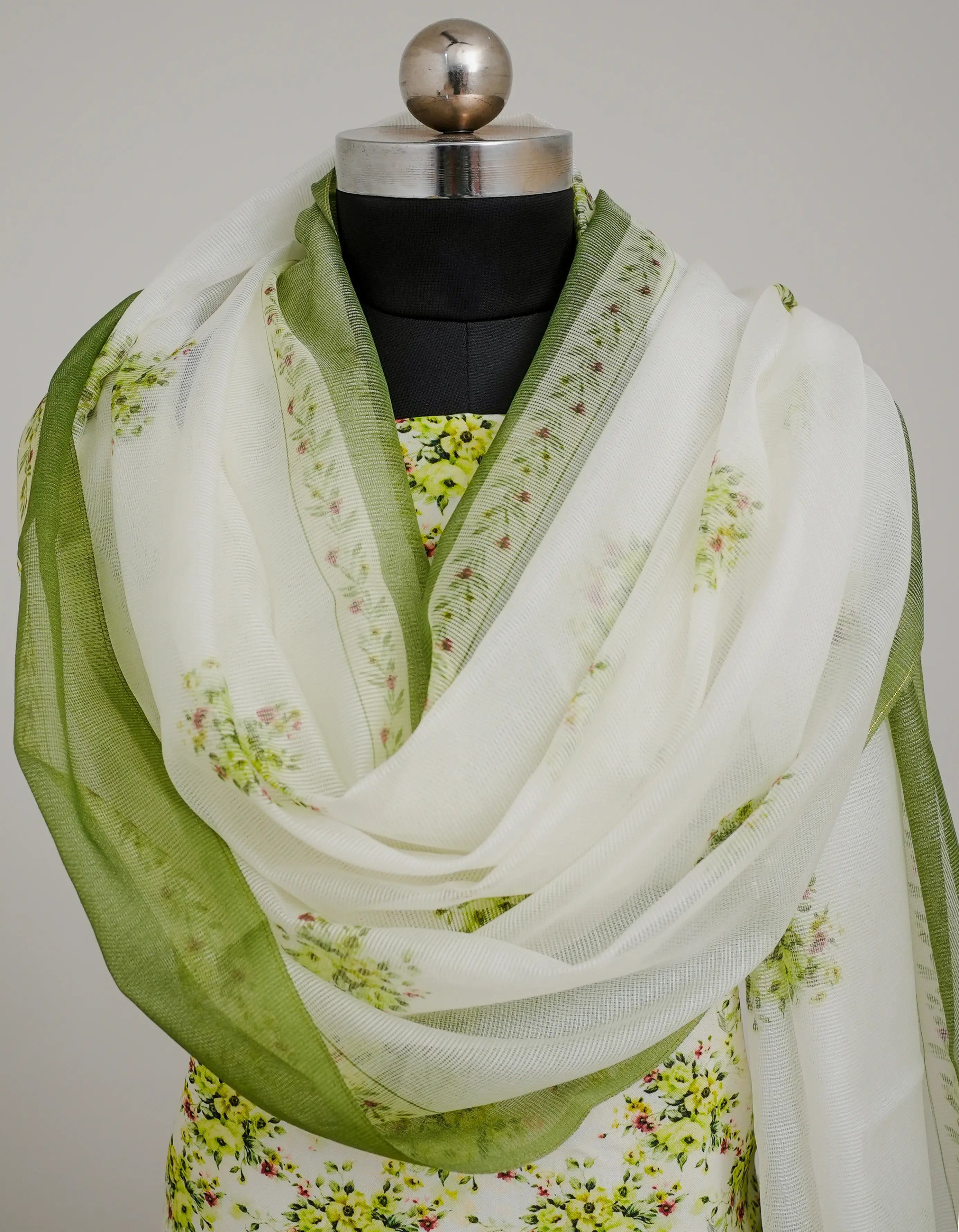 Minimal Florals 3 Pcs Kurta Set - Green