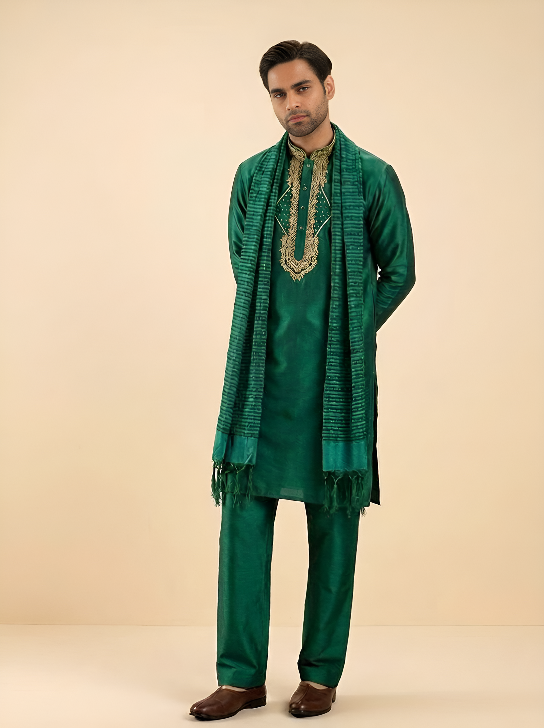 Green Chanderi Silk Kurta Pajama with Patterned Baghalpuri Silk Dupatta (Bottle Green)