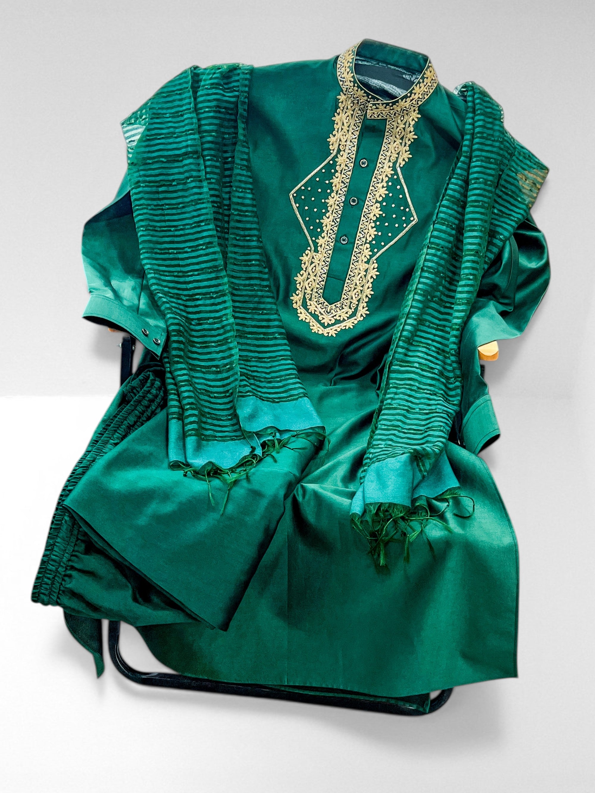 Green Kurta Pajama with Patterned Baghalpuri Silk Dupatta