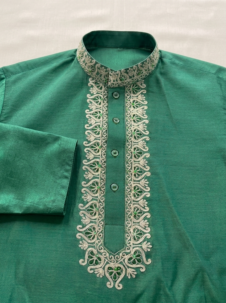 Light Green Chanderi Silk Kurta Pajama with Striped Baghalpuri Silk Dupatta (Olive Green)