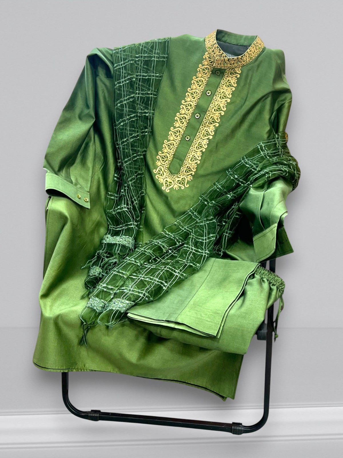Light Green Chanderi Silk Kurta Pajama with Striped Baghalpuri Silk Dupatta (Olive Green)